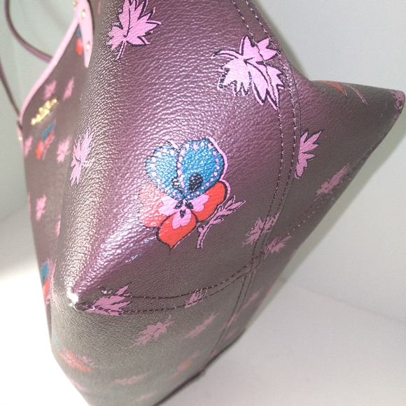 Authentic Coach F1747-F12176 Reversible Lavender/Brown Wild Flower City Tote - Picture 12 of 16